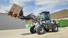 KANA H15.5 mit 1,5 Tonnen Hubkraft, Allrad Radlader Hoftrac mit Wandlergetriebe, Schnellwechsler und kraftvollem 4 Zylinder Diesel Motor Modell 2019